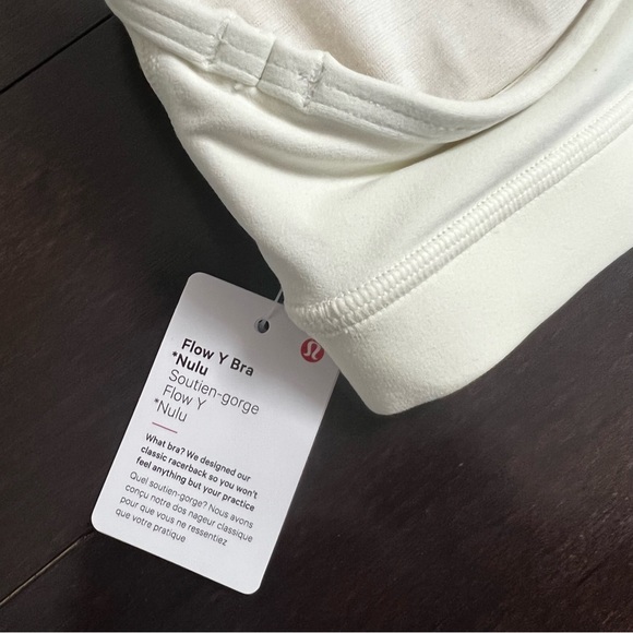 NWT Lululemon Sports Bra Size 6 Flow Y Bra Nulu - Picture 4 of 6